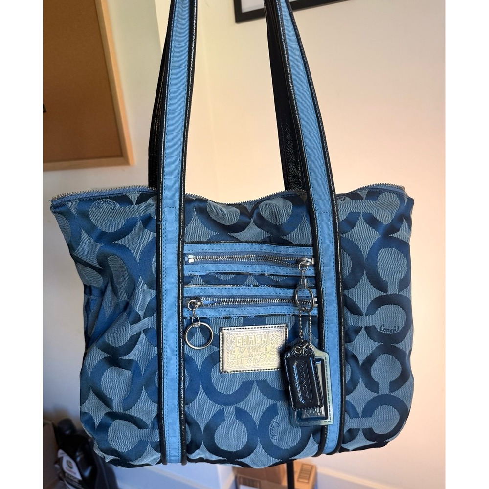 Blue COACH poppy hand bag purse with keychains 2010‎